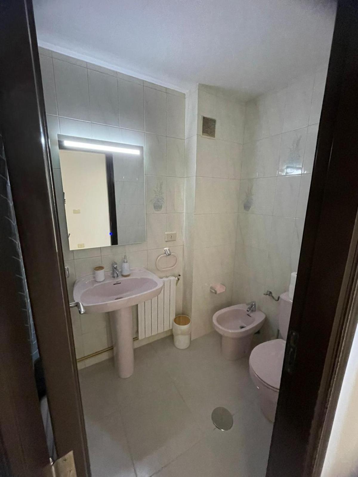 Apartamentos Demar Luis Casais O Grove Quarto foto