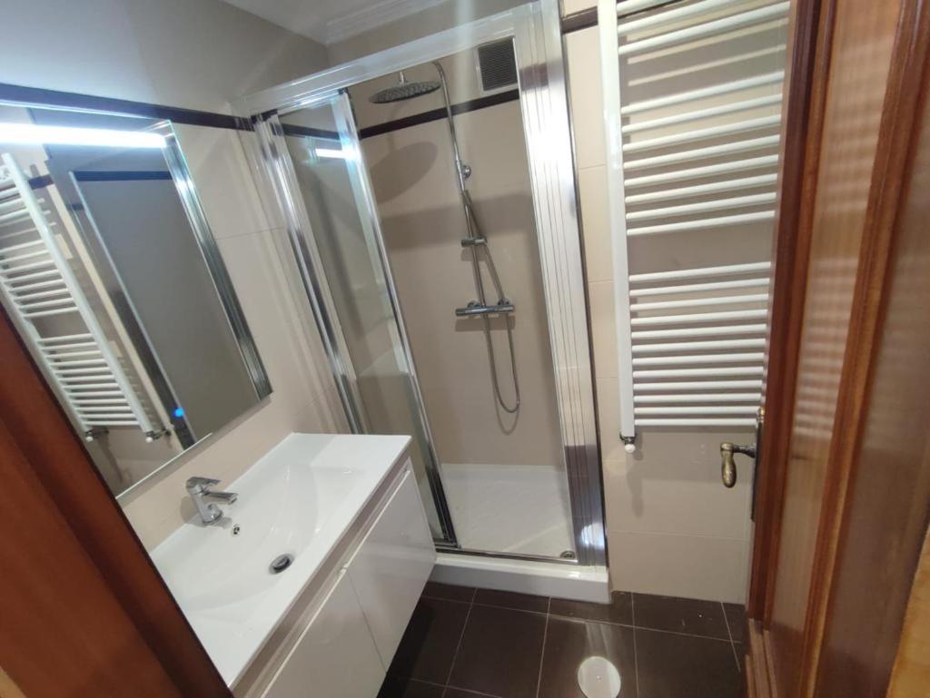 Apartamentos Demar Luis Casais O Grove Quarto foto