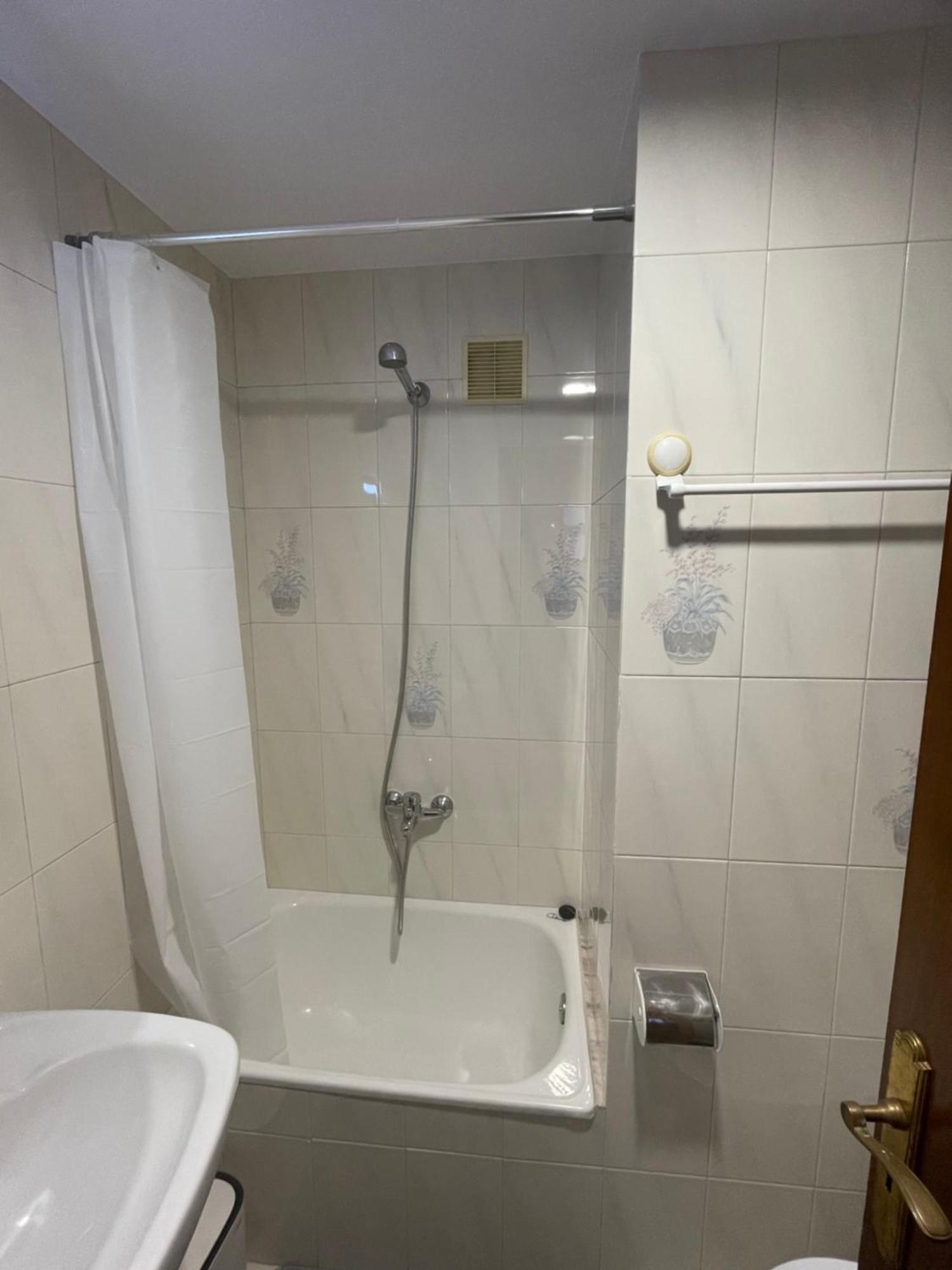 Apartamentos Demar Luis Casais O Grove Quarto foto