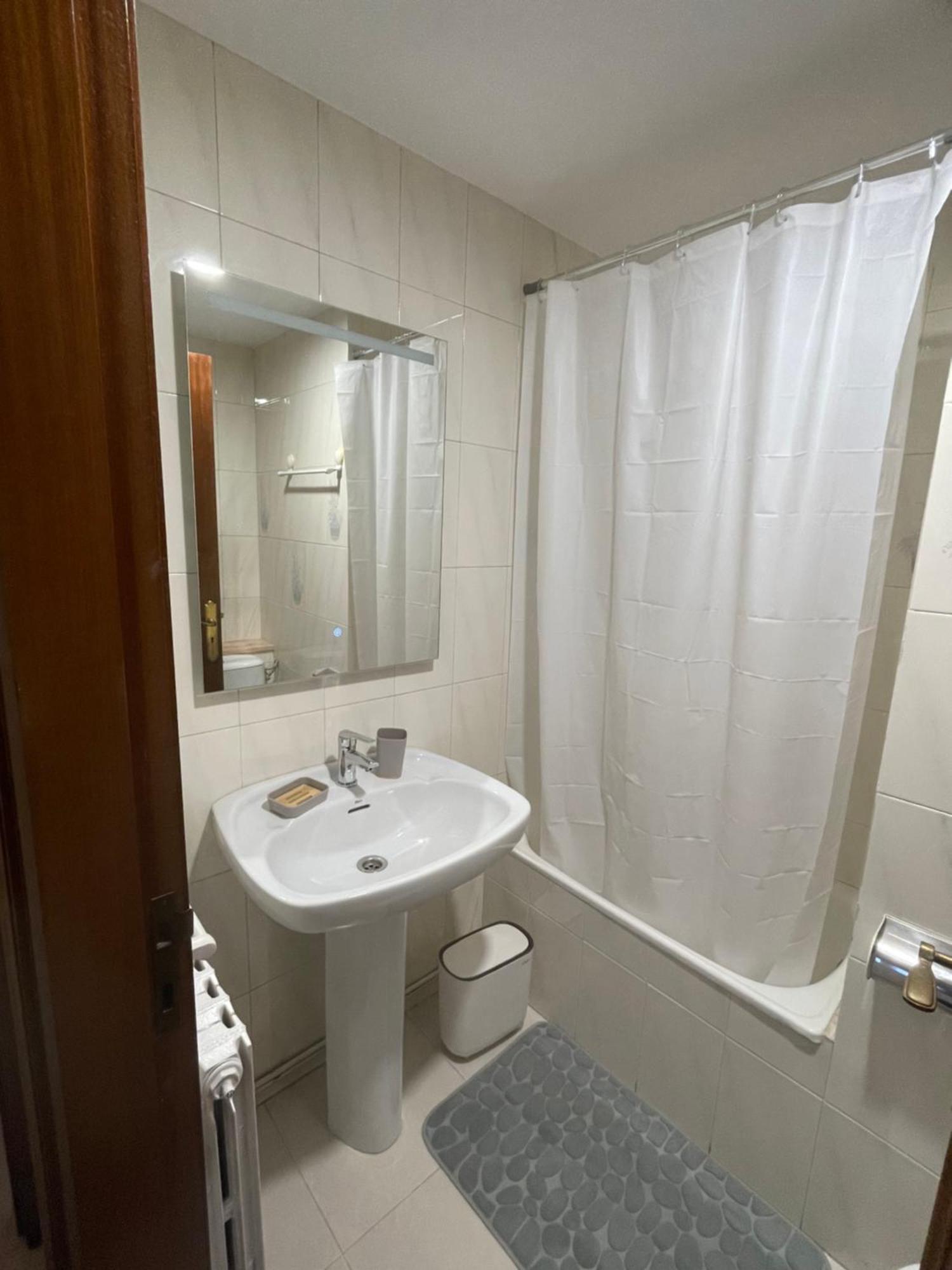 Apartamentos Demar Luis Casais O Grove Quarto foto